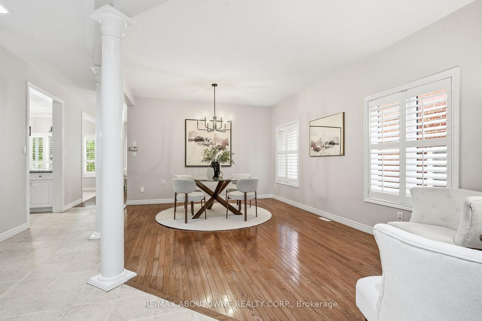 2381 Grand Oak Trail • Oakville, ON photo 5