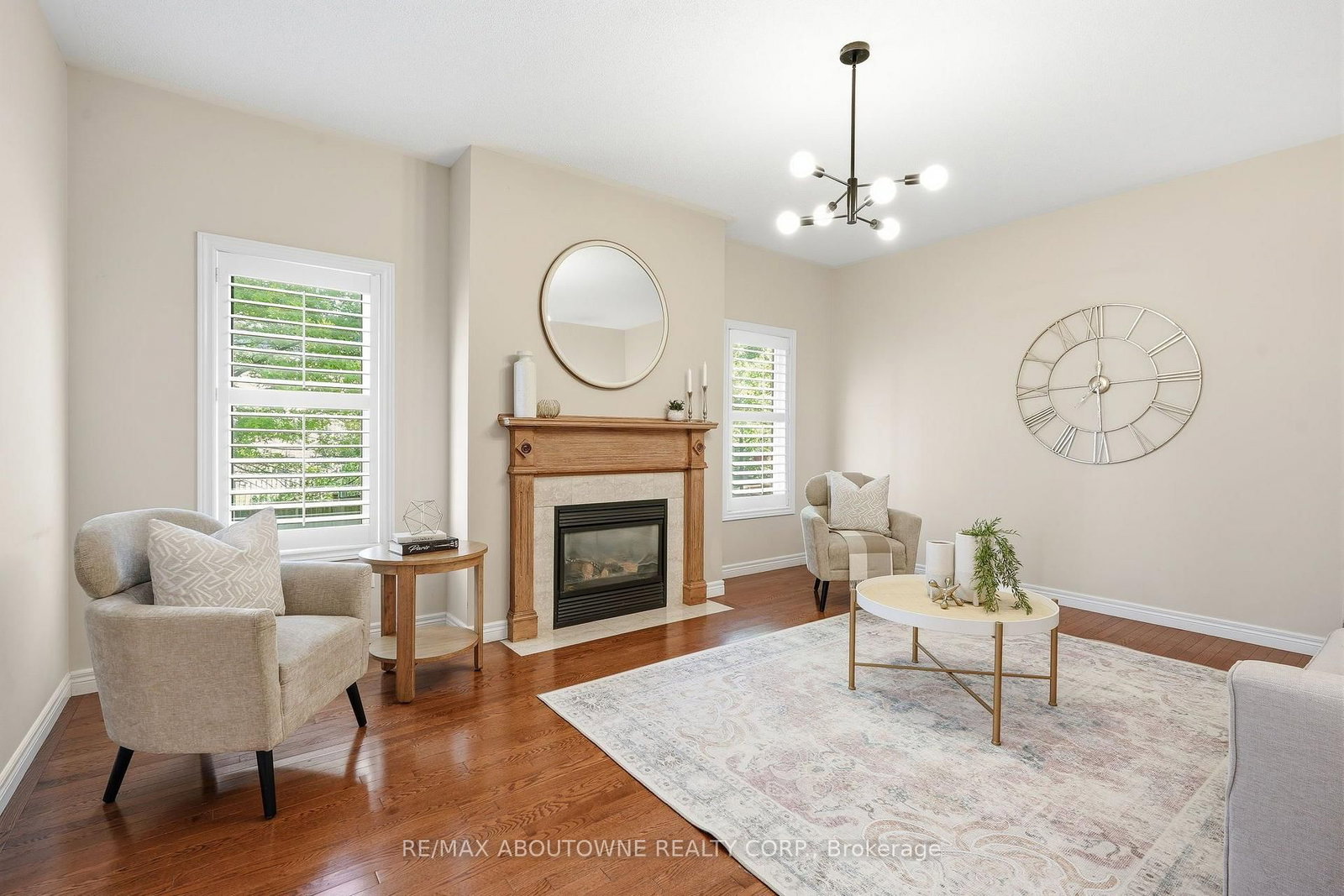 2381 Grand Oak Trail • Oakville, ON photo 8