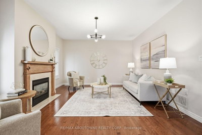 2381 Grand Oak Trail • Oakville, ON photo 9