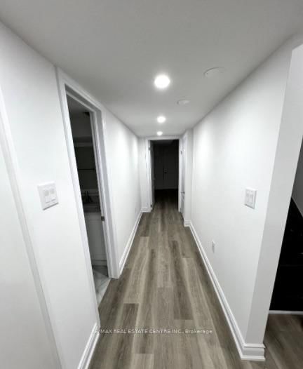 Basement Unit - 20 Quinton Ridge