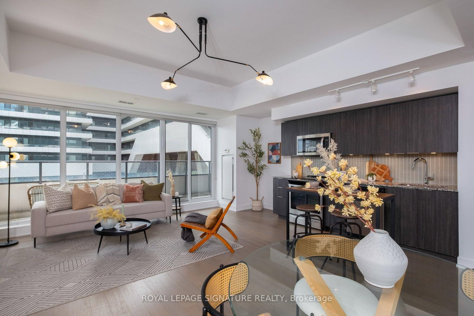 30 Shore Breeze Drive • #230 • Toronto, ON photo 11