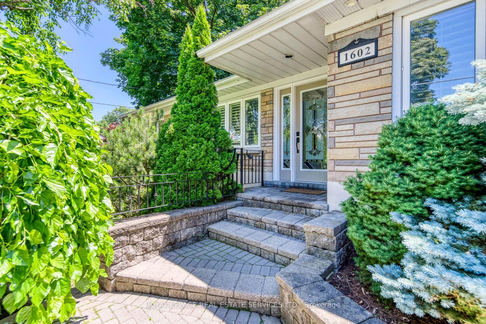 1602 Lincolnshire Boulevard • Mississauga, ON photo 3