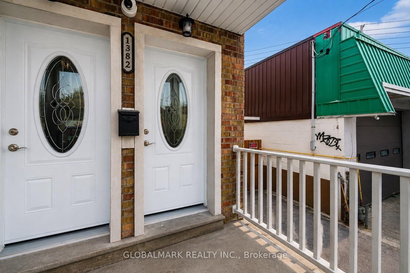 1382 Weston Road
