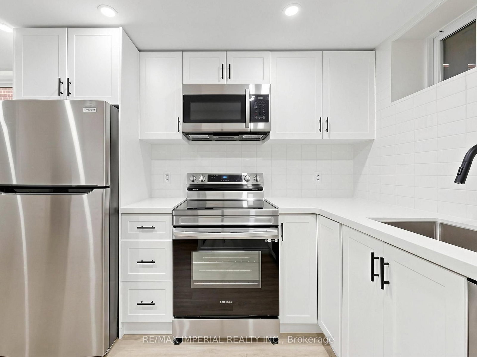 404 Glen Park Avenue • Toronto, ON photo 32
