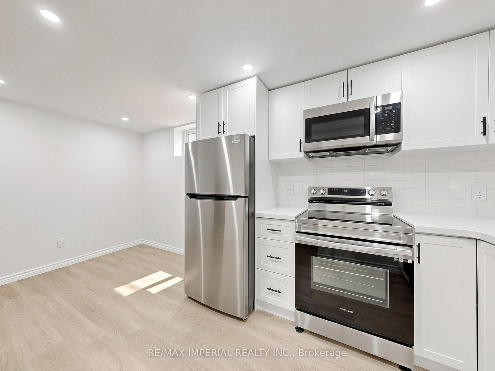 404 Glen Park Avenue • Toronto, ON photo 33