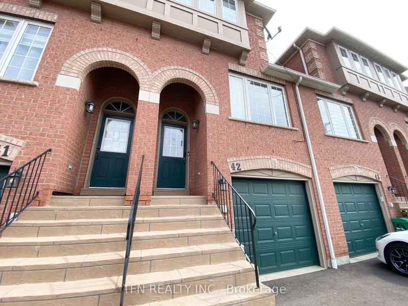 42 - 3020 Cedarglen Gate