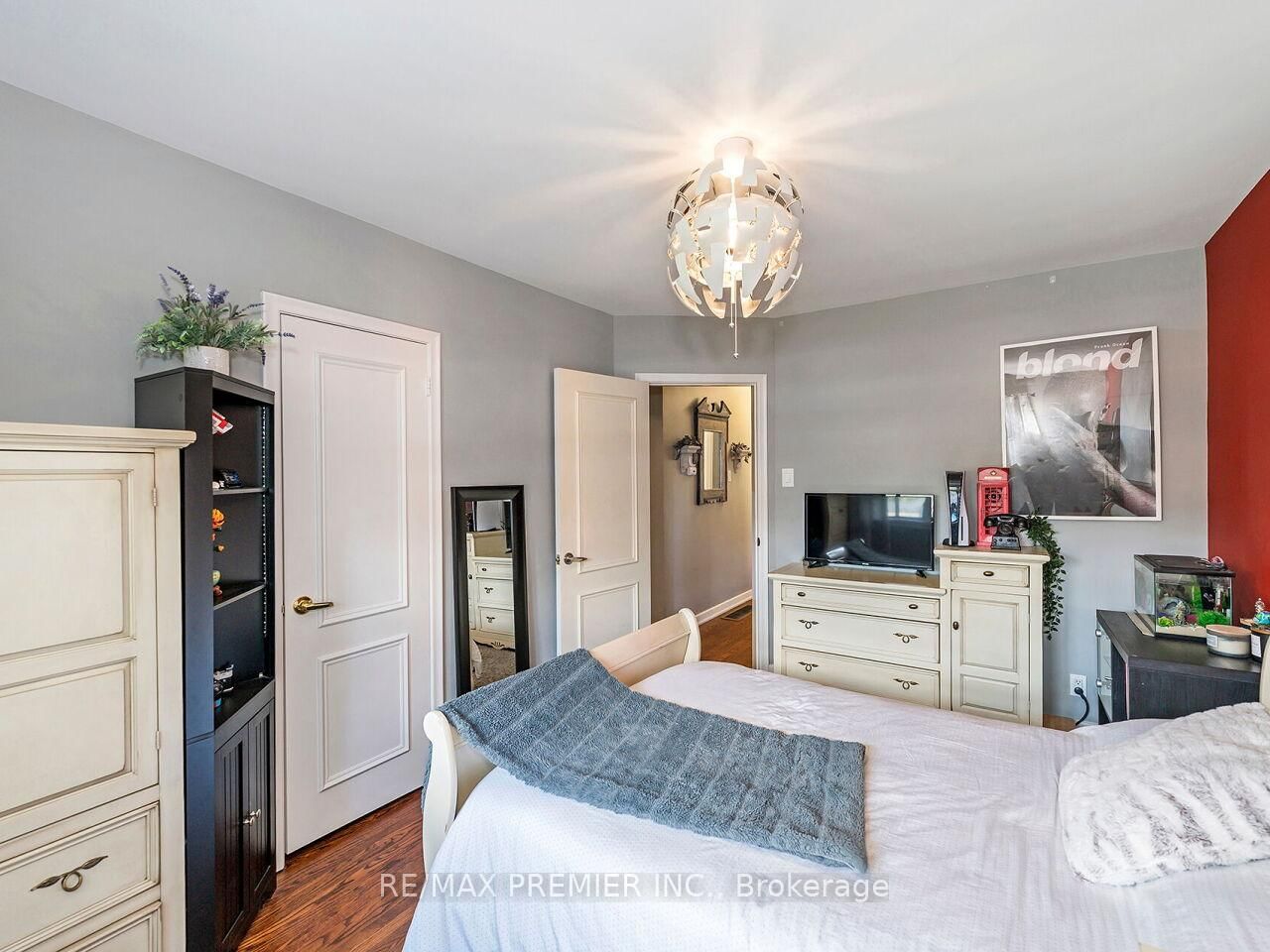 2894 Weston Road • Toronto, ON photo 18