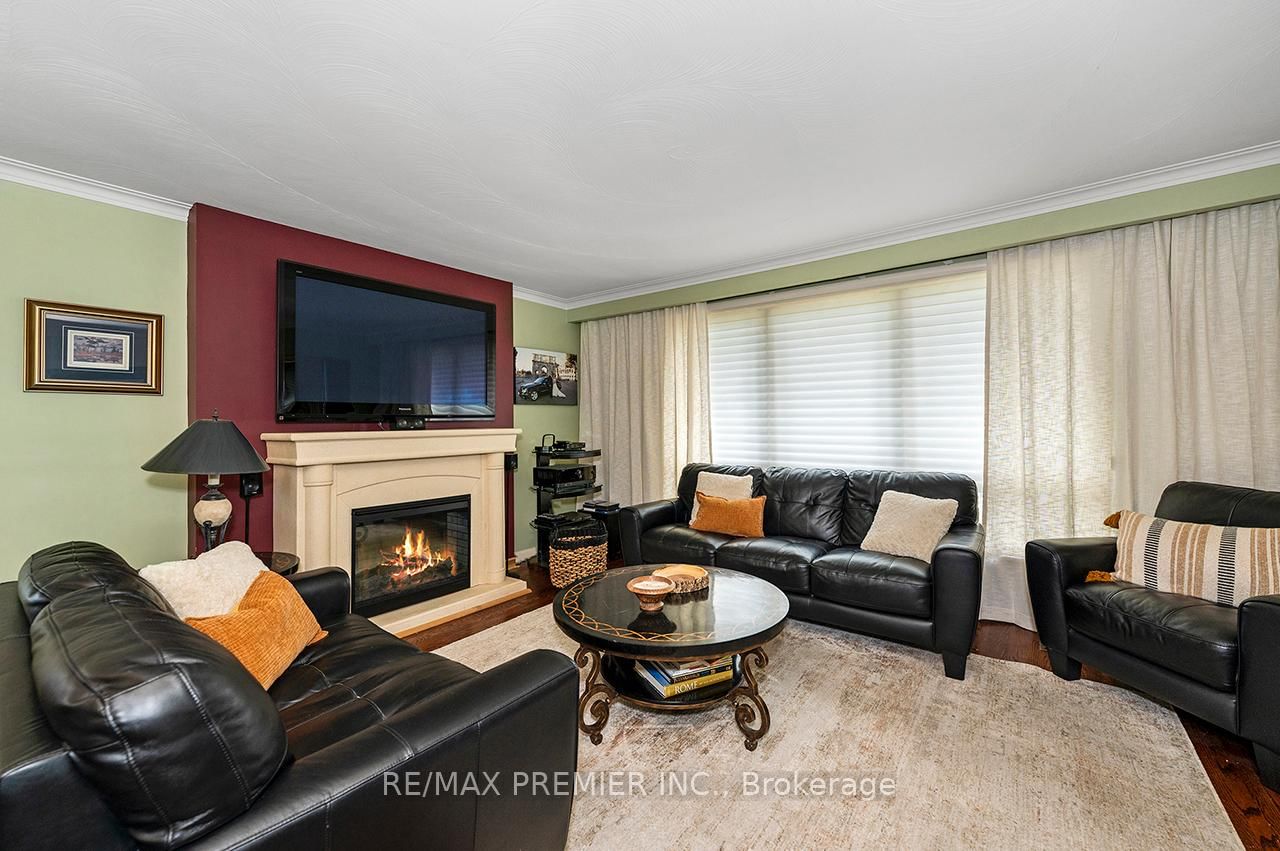 2894 Weston Road • Toronto, ON photo 3