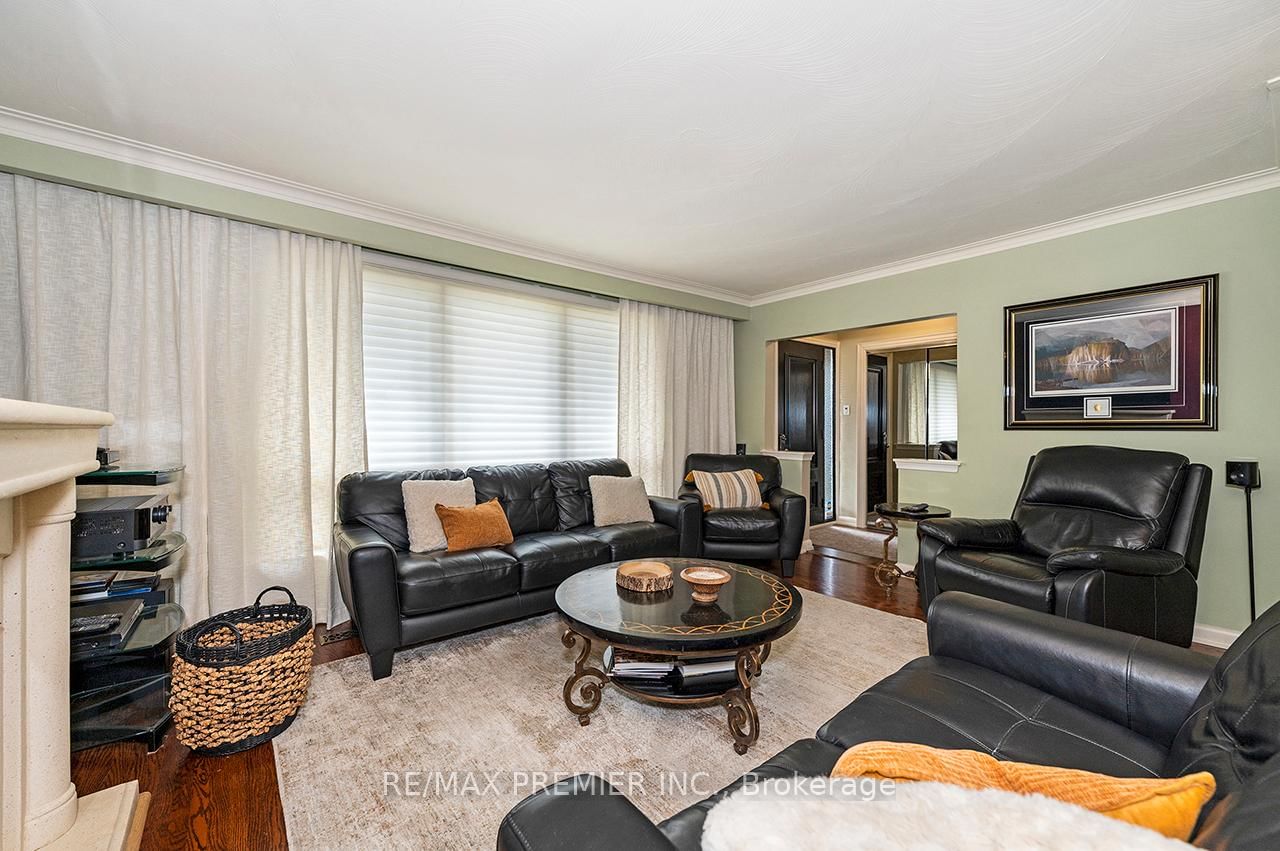2894 Weston Road • Toronto, ON photo 4