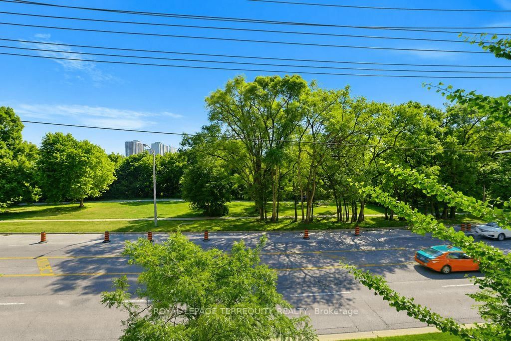 35 Fontenay Court • #202 • Toronto, ON photo 25