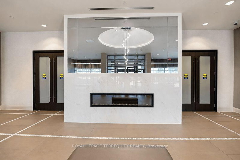 35 Fontenay Crt photo 4