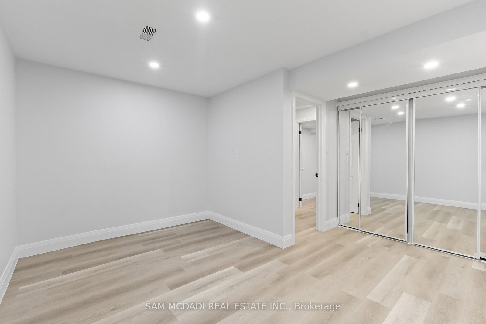 1521 Roseway Drive • Mississauga, ON photo 39