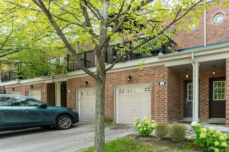 3 - 1115 Haig Boulevard