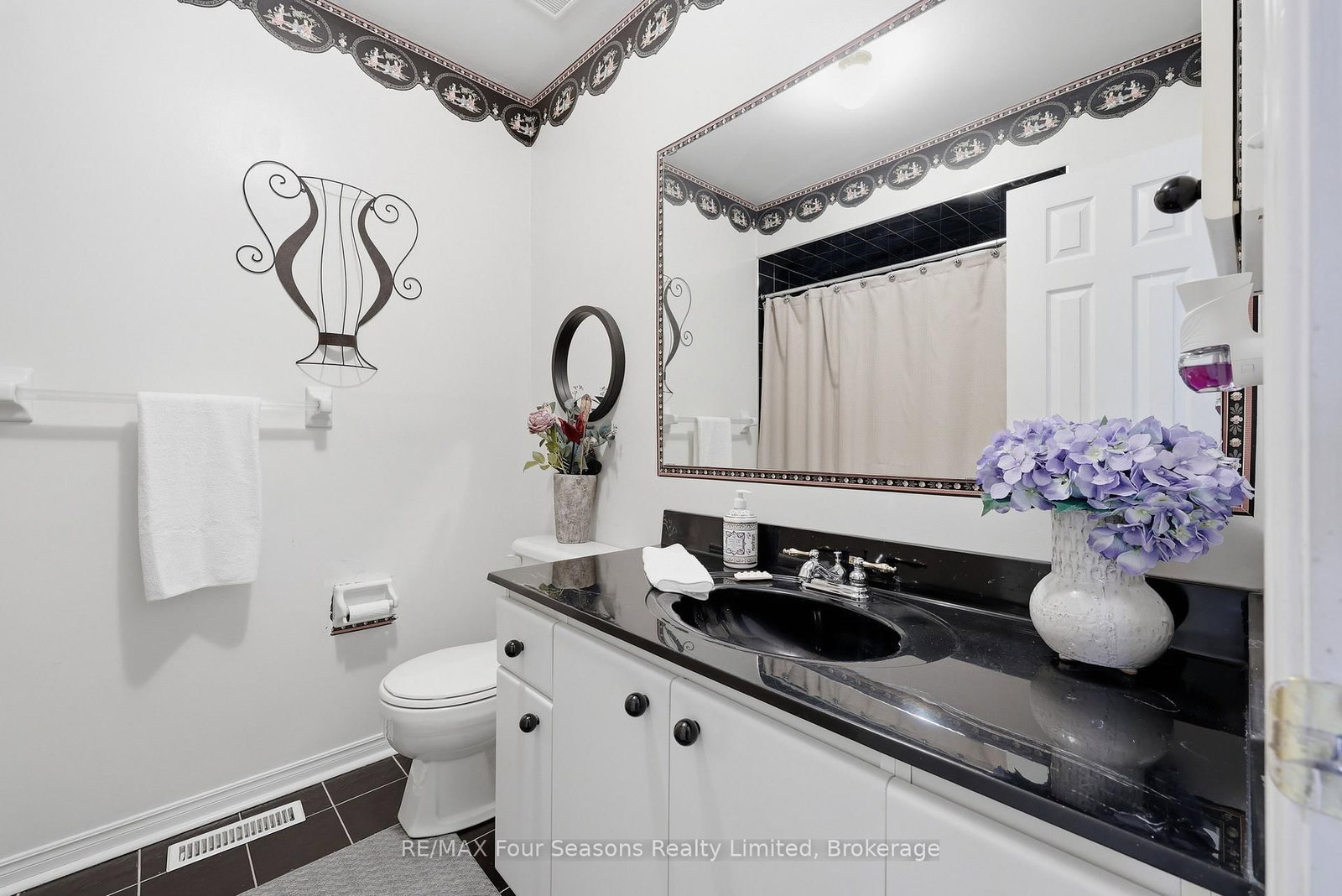 32 Faithknight Court • Brampton, ON photo 28