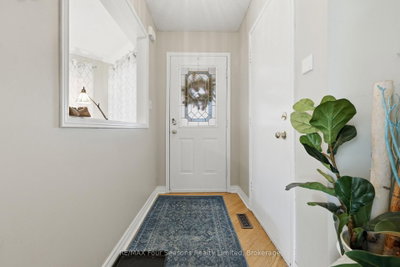 32 Faithknight Court • Brampton, ON photo 5