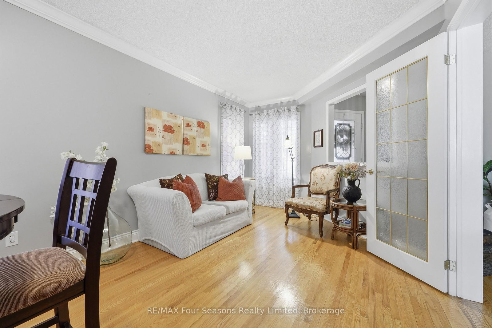 32 Faithknight Court • Brampton, ON photo 6