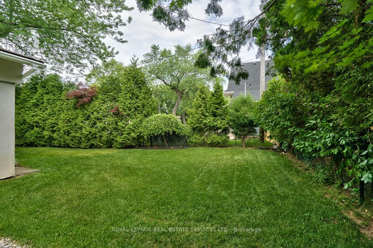 3423 Lakeshore Road • Burlington, ON photo 14