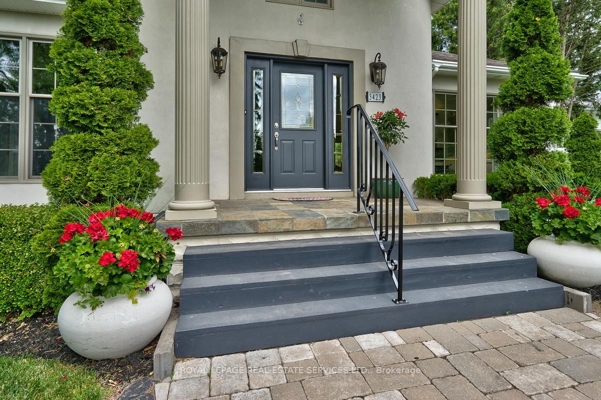 3423 Lakeshore Road • Burlington, ON photo 8