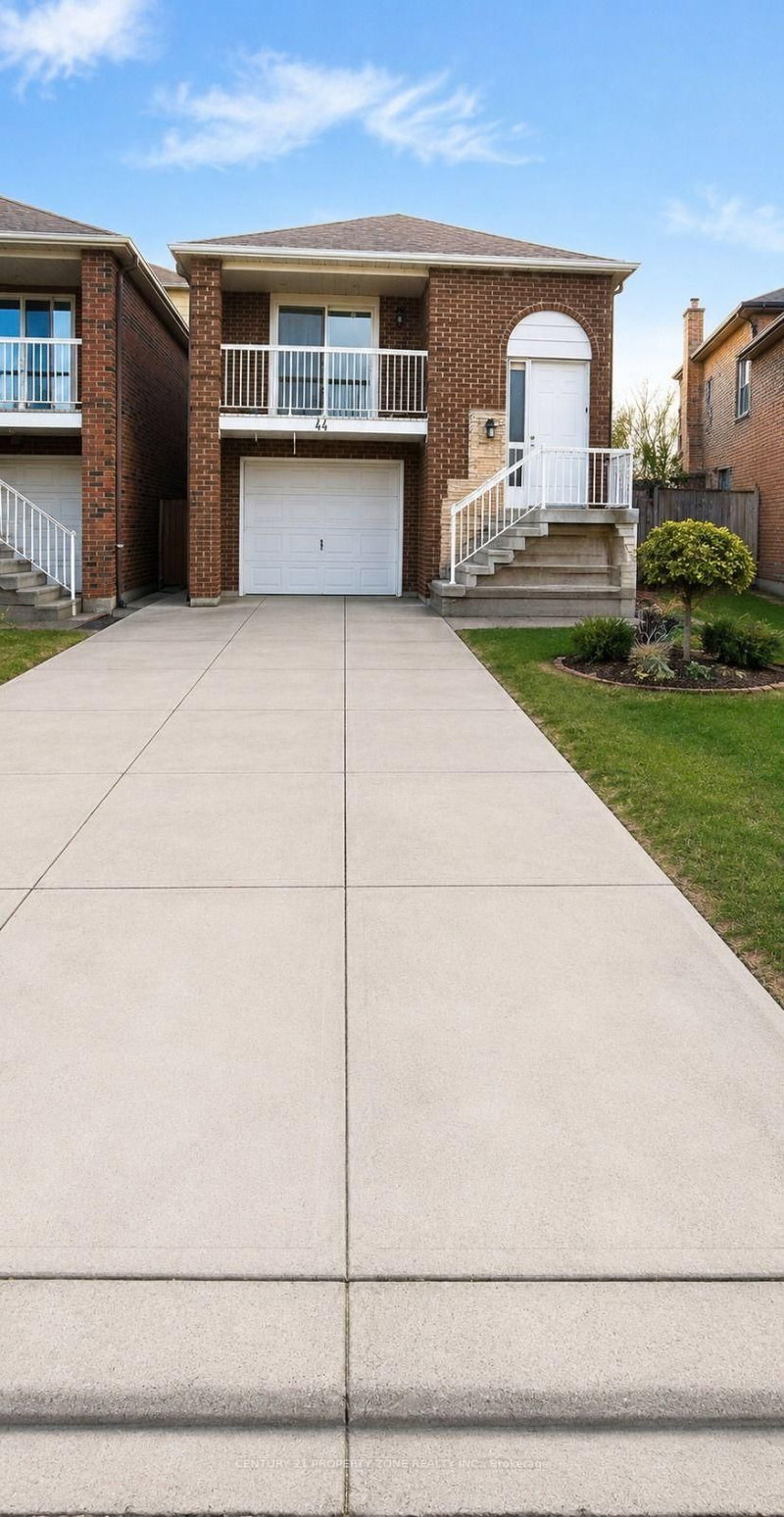 44 Rotherglen Court