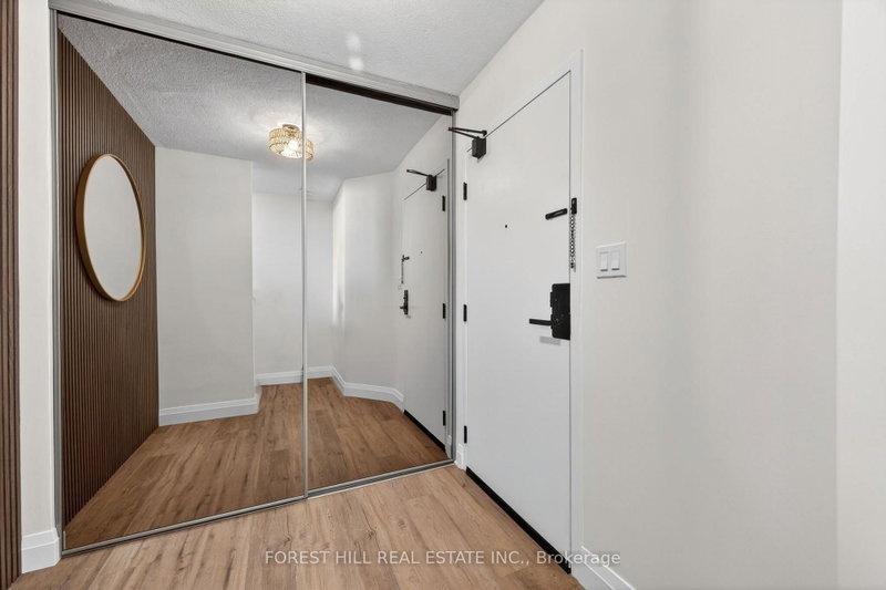 1211 - 11 Wincott Drive