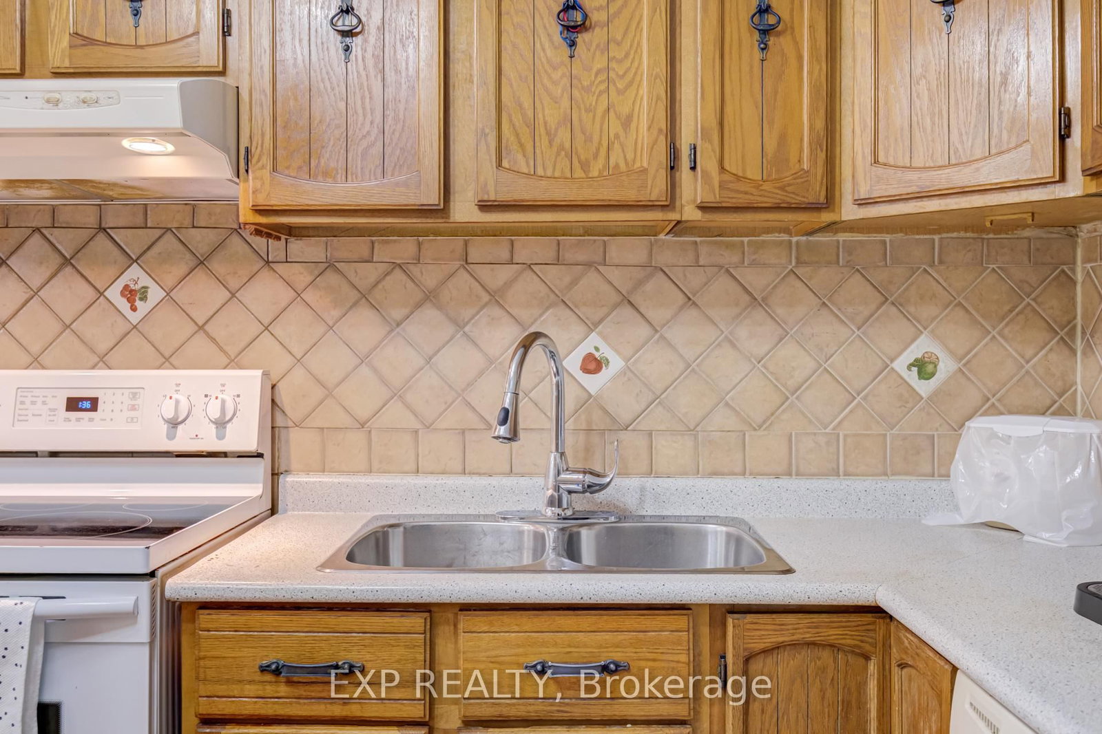 444 Maybank Avenue • Toronto, ON photo 6