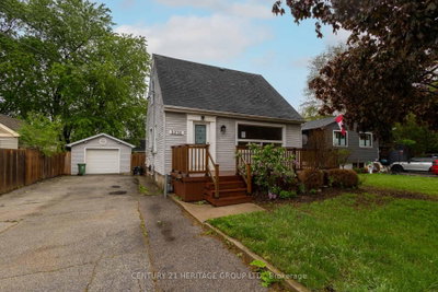 2232 Queensway Drive • Burlington, ON photo 2