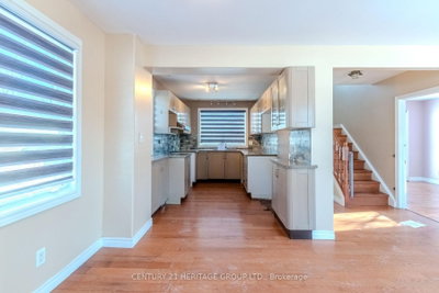 2232 Queensway Drive • Burlington, ON photo 3