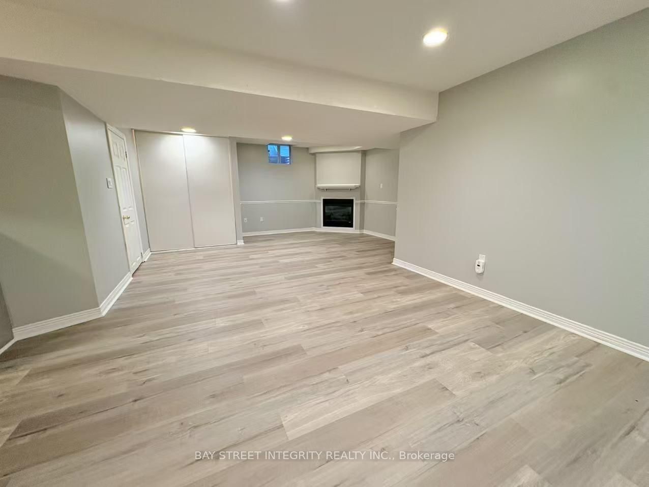 414 River Glen Boulevard, Oakville 2