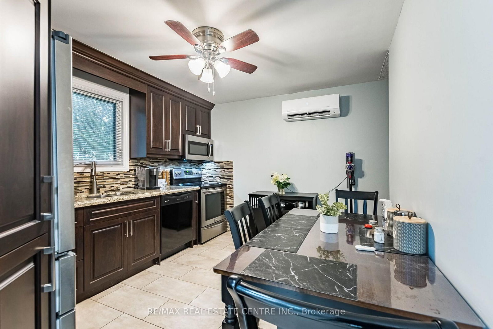 19 Huntingwood Crescent • Brampton, ON photo 10