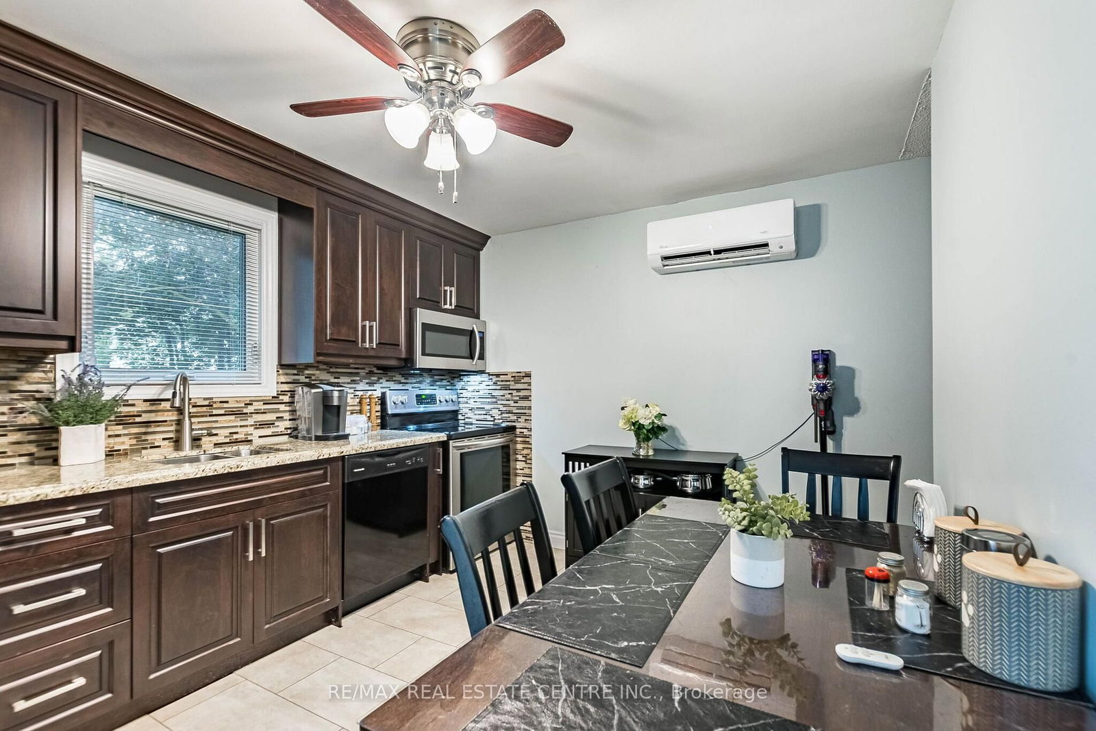 19 Huntingwood Crescent • Brampton, ON photo 11