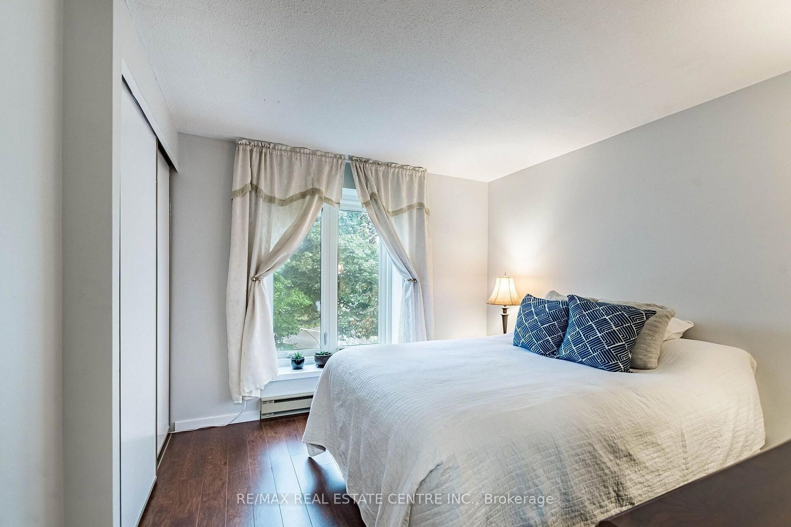 19 Huntingwood Crescent • Brampton, ON photo 15