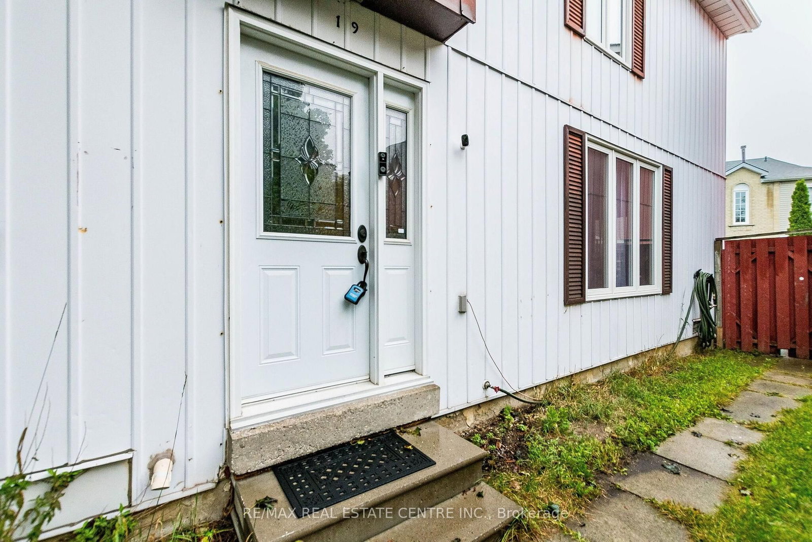 19 Huntingwood Crescent • Brampton, ON photo 3