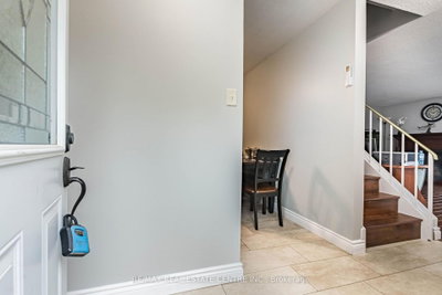 19 Huntingwood Crescent • Brampton, ON photo 4
