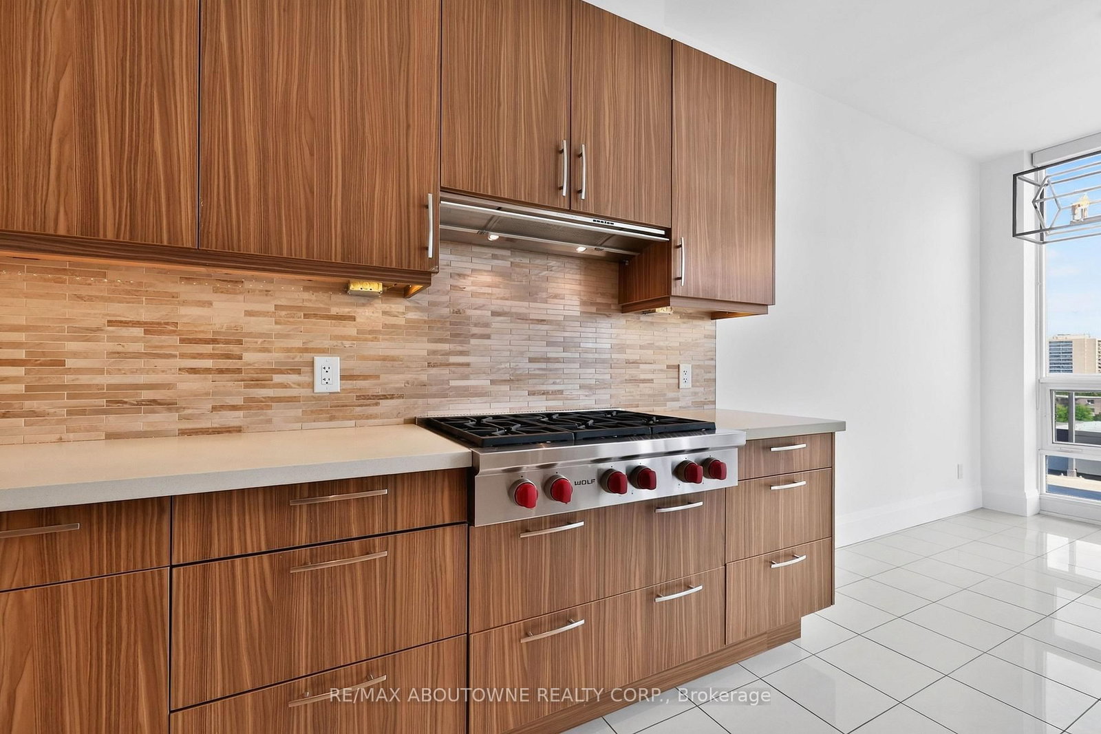 11 Bronte Road • #808 • Oakville, ON photo 12
