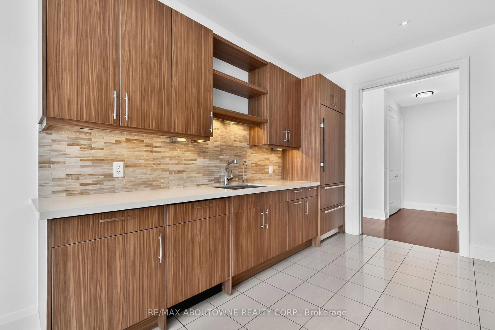 11 Bronte Road • #808 • Oakville, ON photo 15