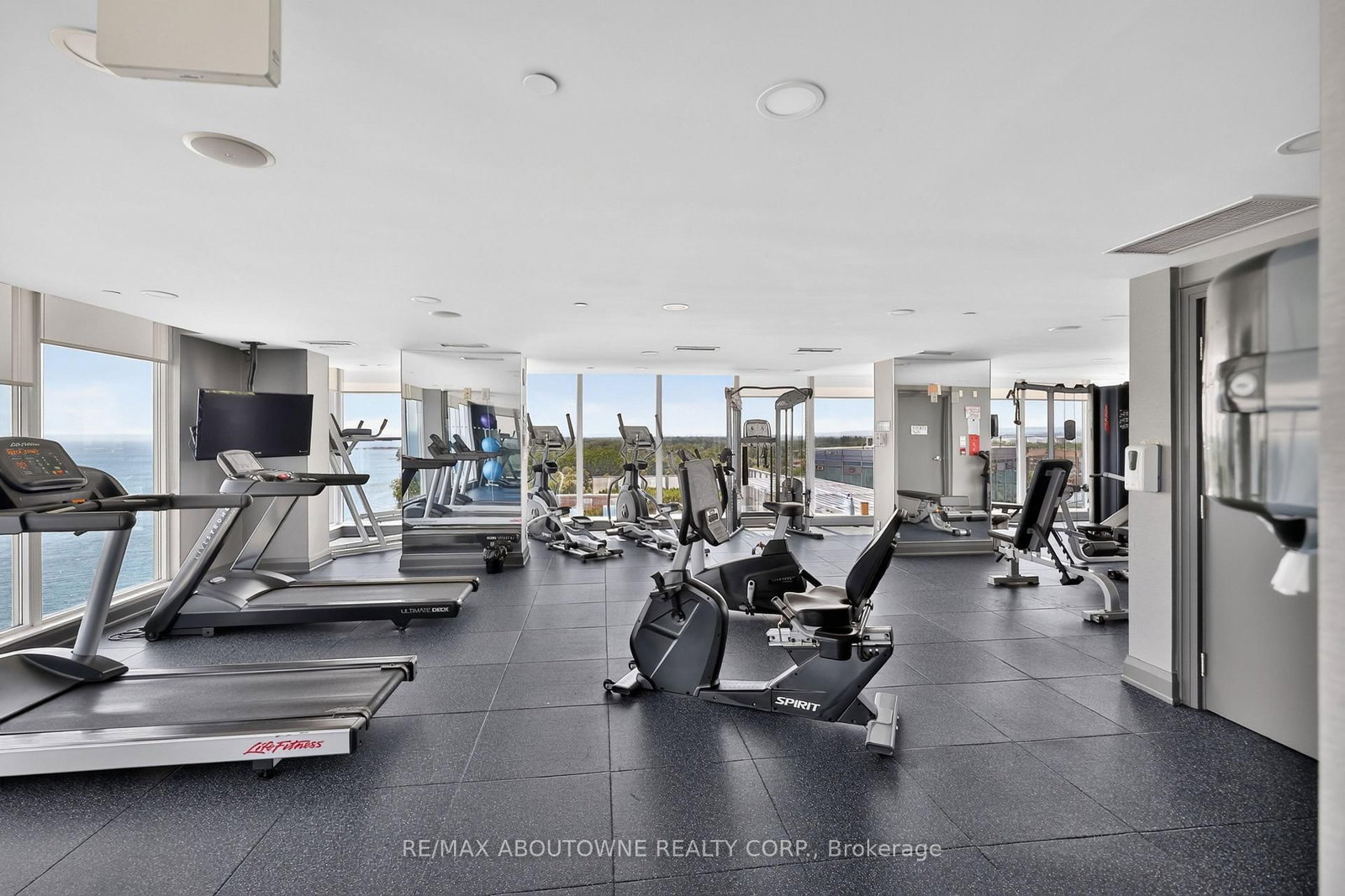 11 Bronte Road • #808 • Oakville, ON photo 39