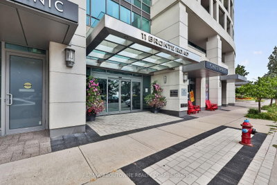 11 Bronte Road • #808 • Oakville, ON photo 4