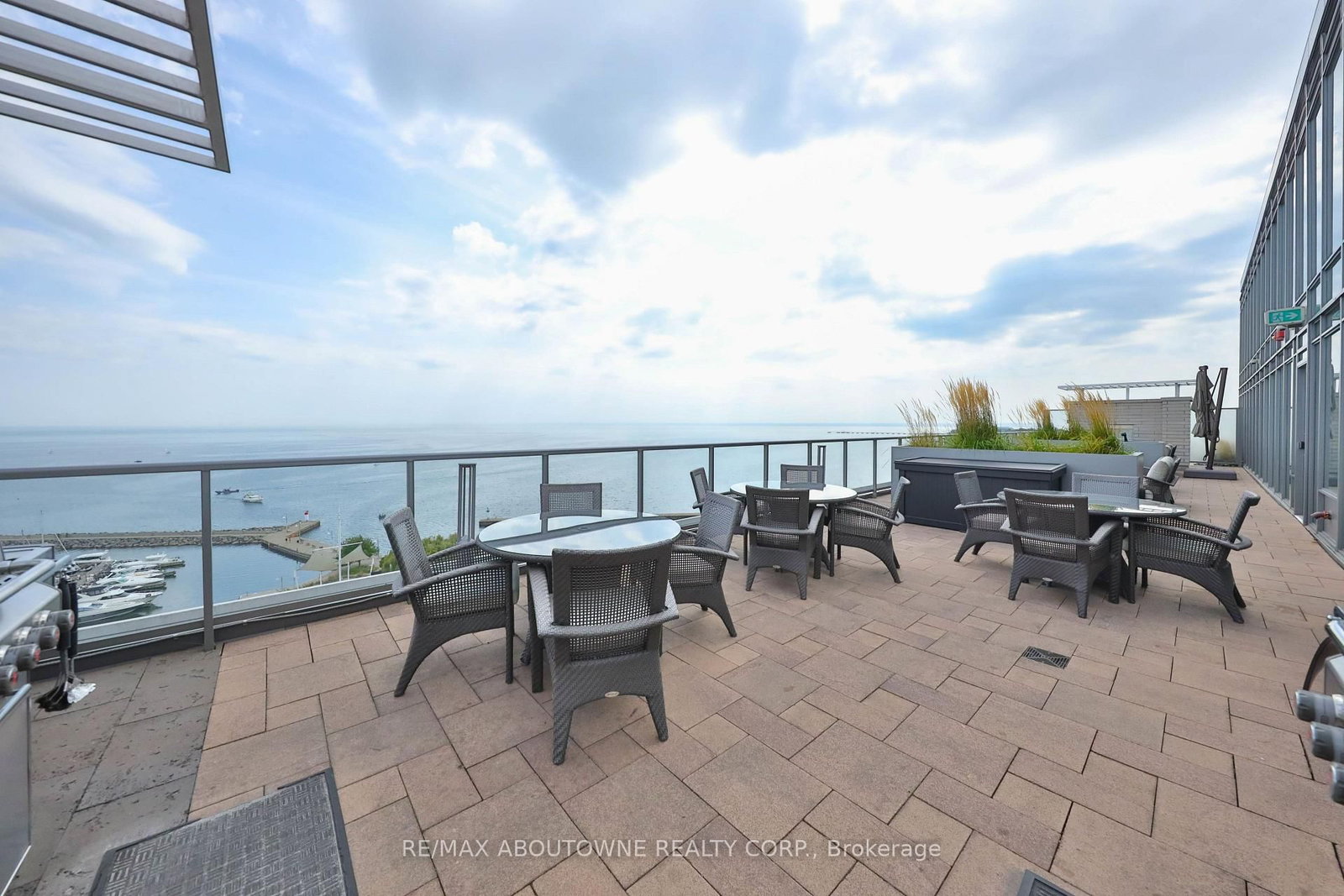 11 Bronte Road • #808 • Oakville, ON photo 47