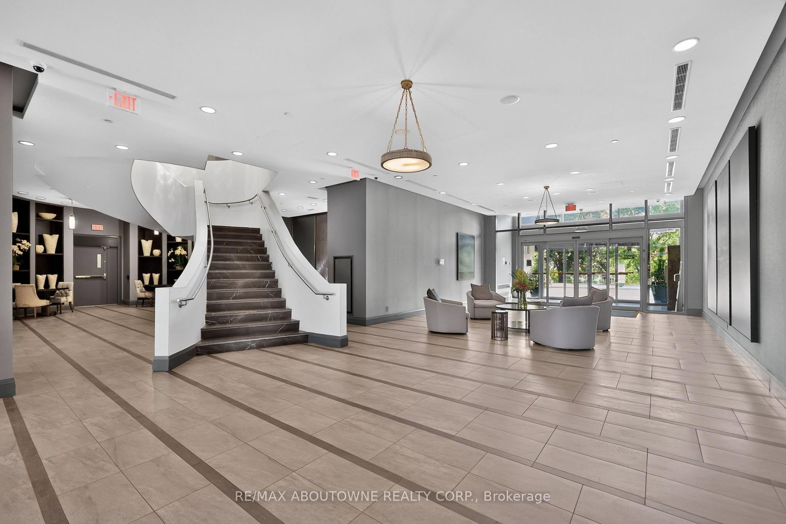 11 Bronte Road • #808 • Oakville, ON photo 6