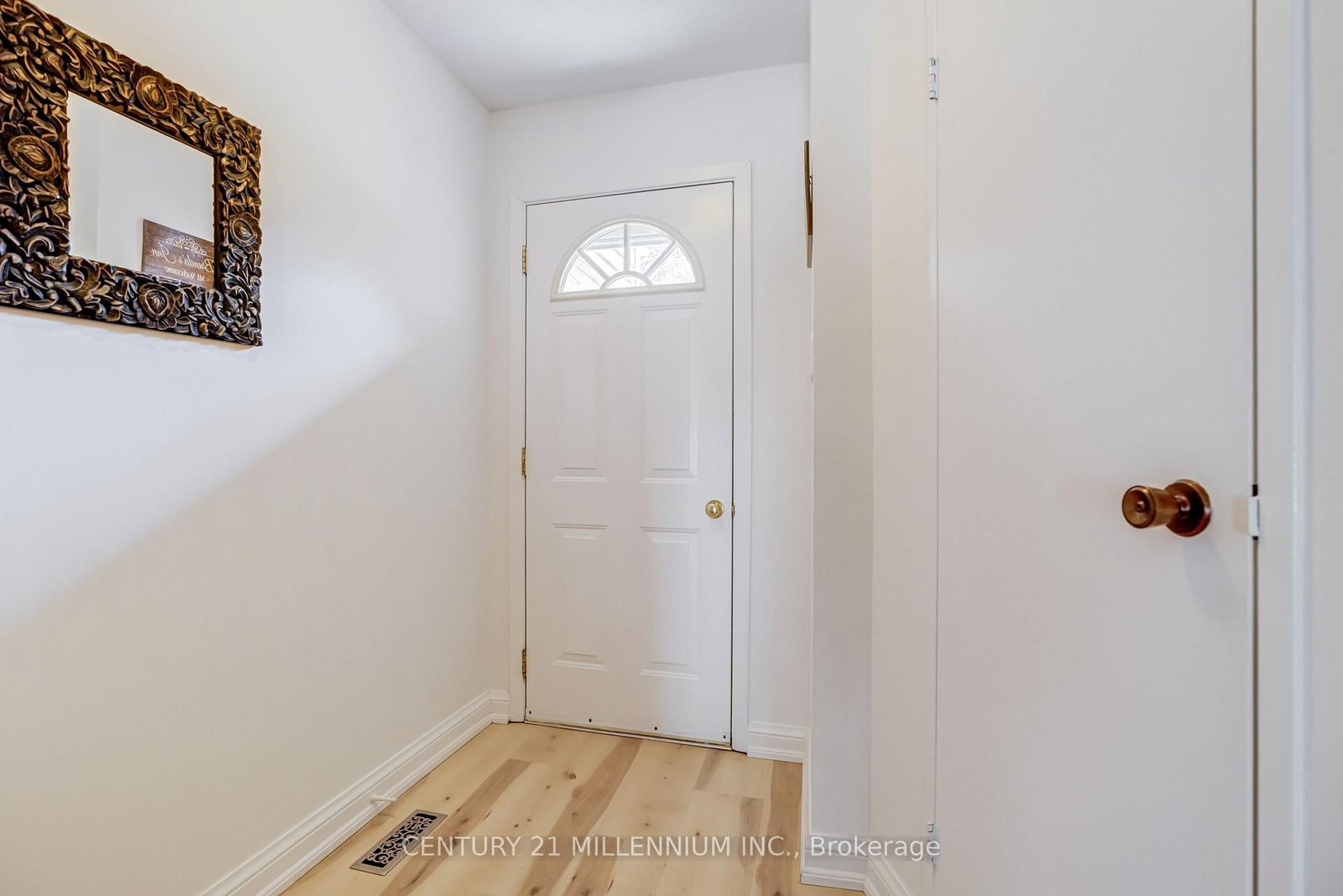35 Tara Park Crescent • Brampton, ON photo 4