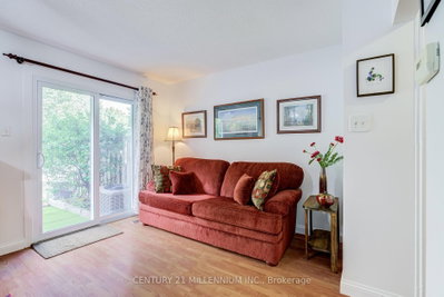 35 Tara Park Crescent • Brampton, ON photo 6