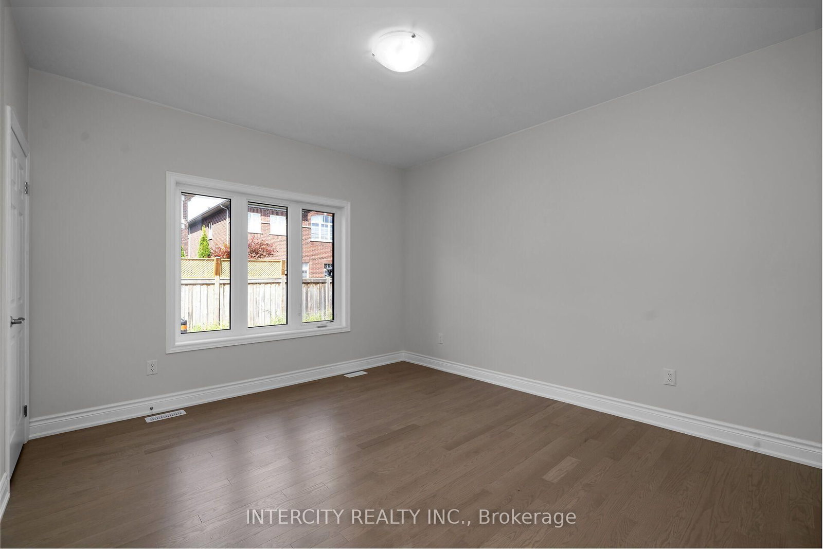 33 Ruby Lane • Halton Hills, ON photo 14