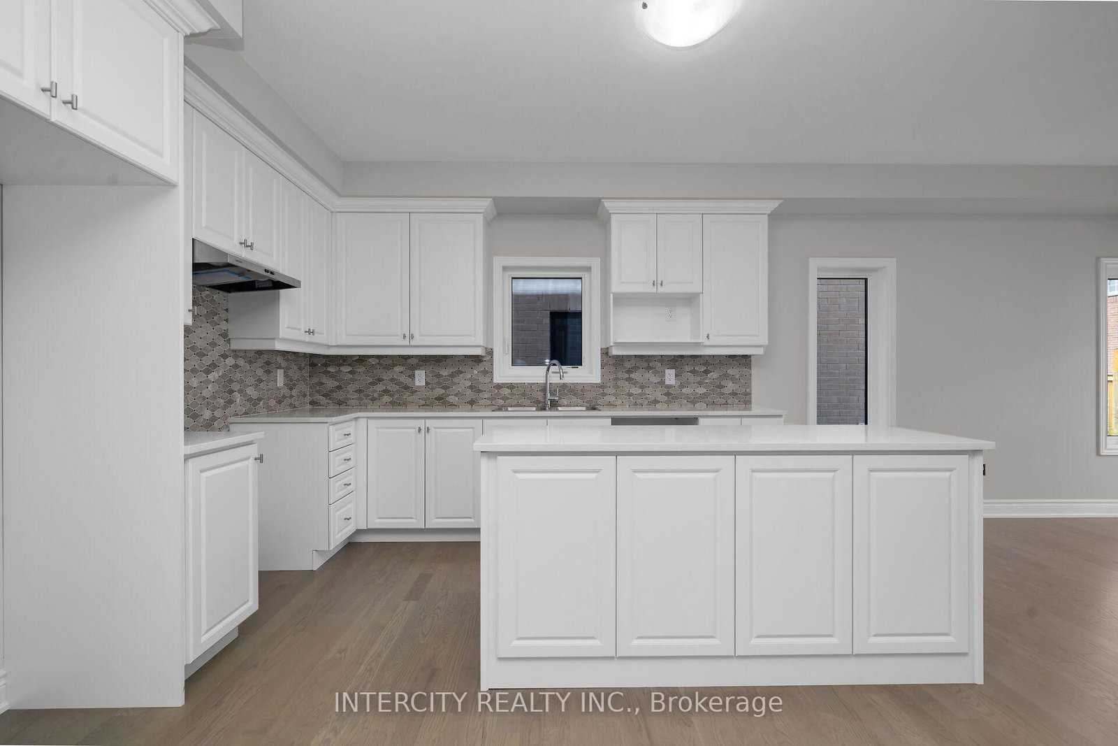 33 Ruby Lane • Halton Hills, ON photo 7