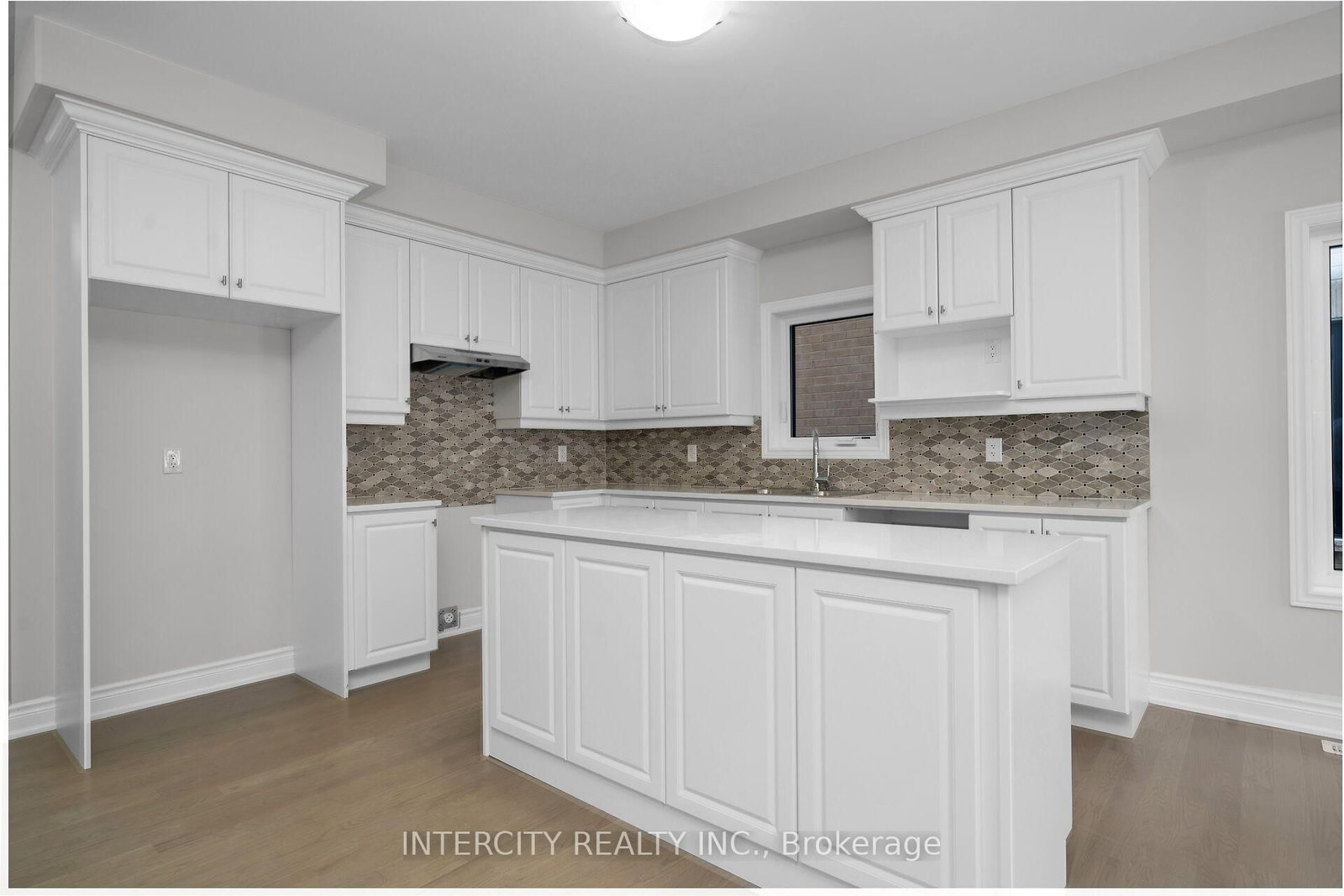 33 Ruby Lane • Halton Hills, ON photo 8