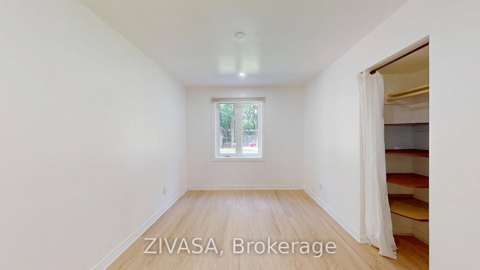 125 Jeffcoat Drive • Toronto, ON photo 24