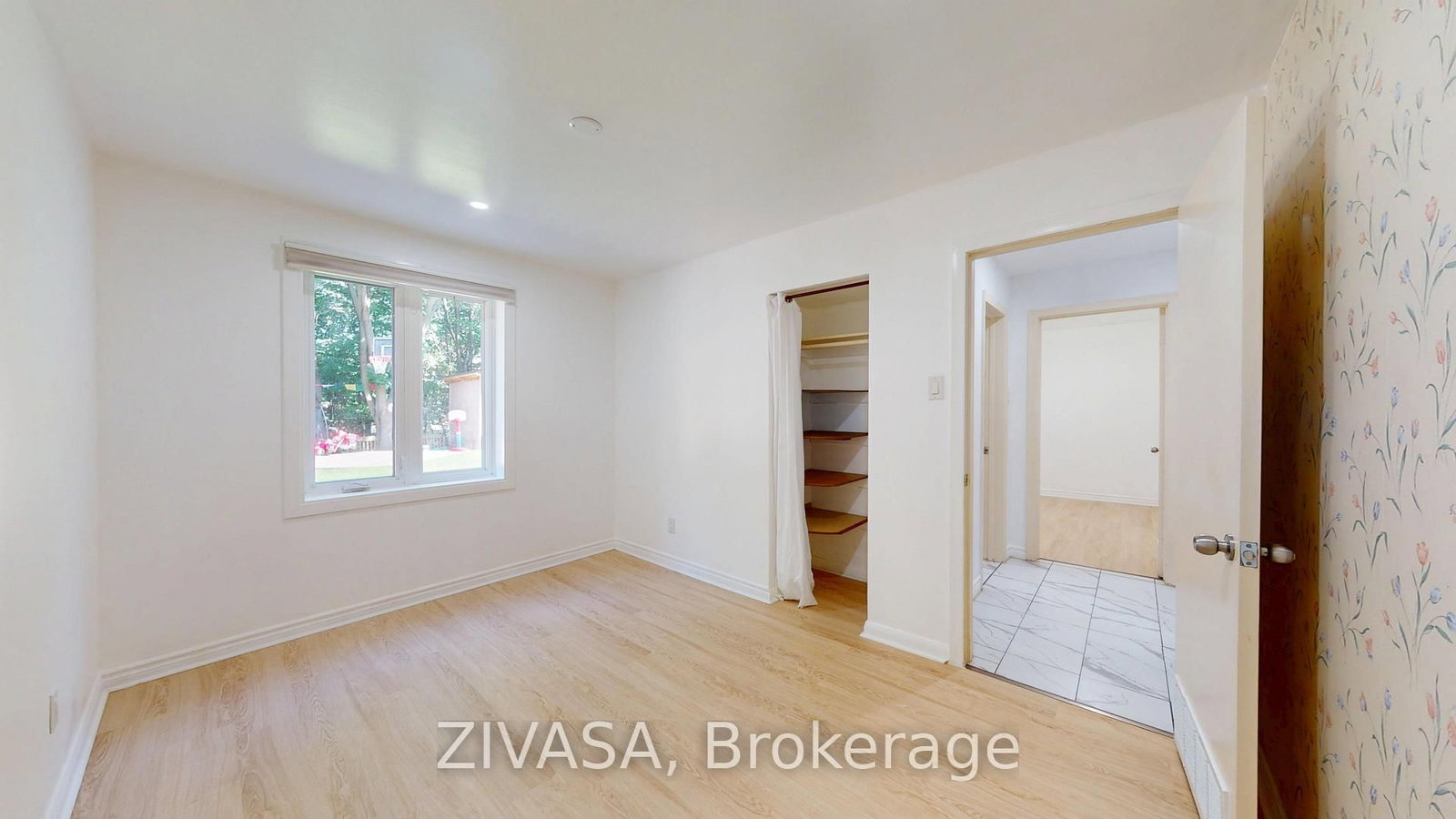 125 Jeffcoat Drive • Toronto, ON photo 26