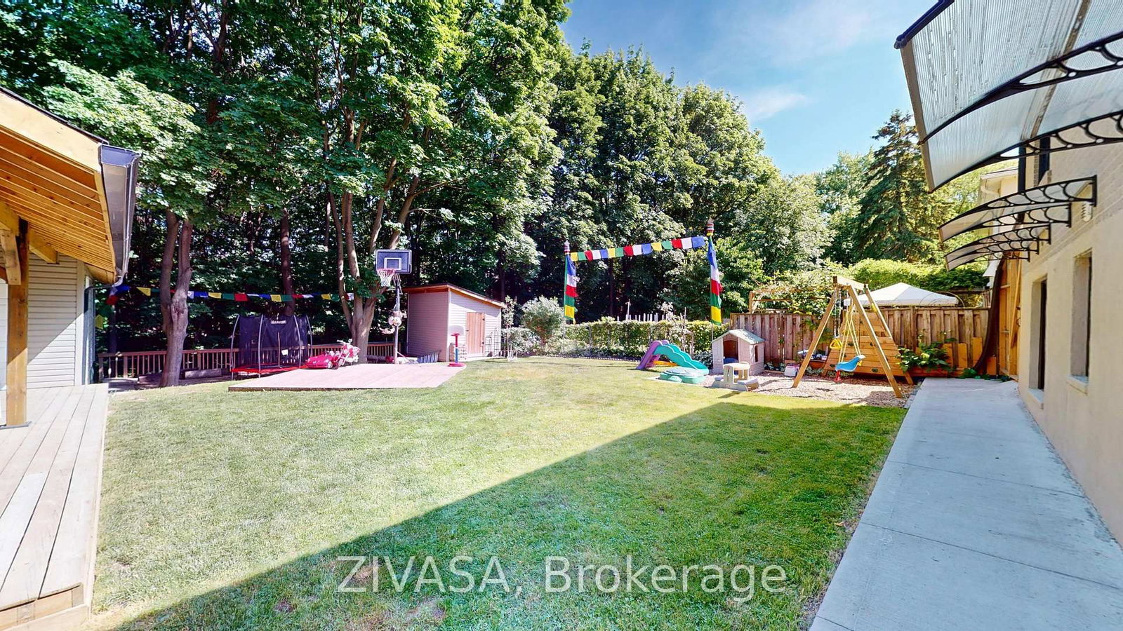 125 Jeffcoat Drive • Toronto, ON photo 38