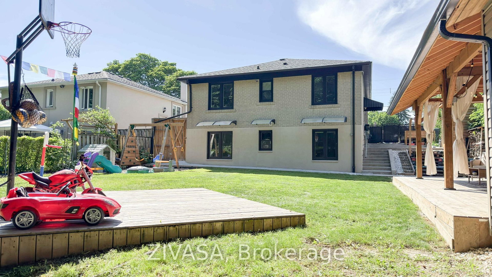 125 Jeffcoat Drive • Toronto, ON photo 41