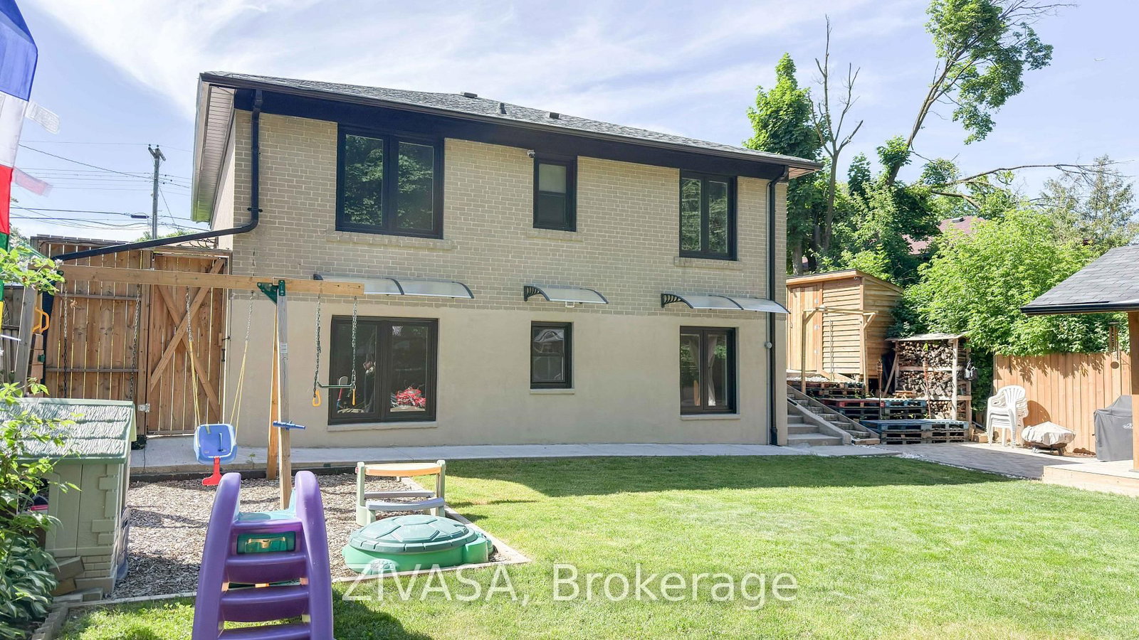 125 Jeffcoat Drive • Toronto, ON photo 44