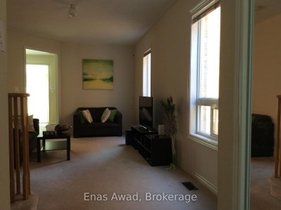 39 Palm Tree Brampton,ON L6V 4N5 — Photo 3